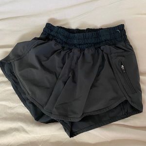 Lulu lemon black tracker shorts
